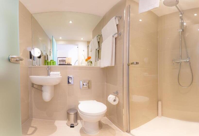 اتاق سوپریور, Ten Manchester Street