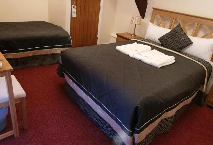 غرفة عائلية, Crown Hotel Brackley