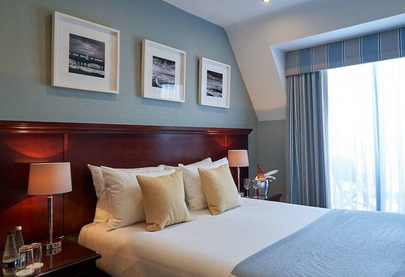 스탠다드 룸 더블 침대, Best Western Plus The Connaught Hotel And Spa