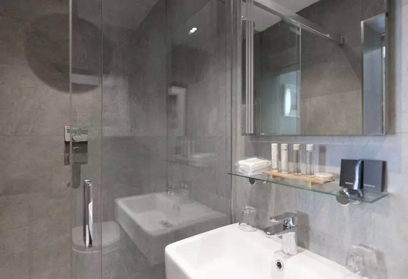 اتاق استاندارد, Best Western Plus The Connaught Hotel And Spa