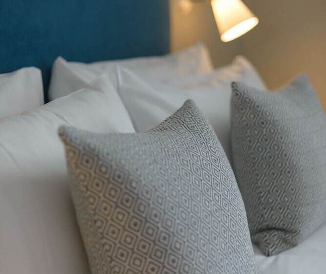 Номер Стандарт, Best Western Plus The Connaught Hotel And Spa