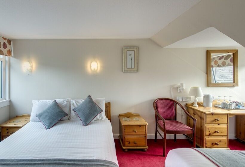 スタンダードトリプルルーム, Craigvrack Hotel & Restaurant