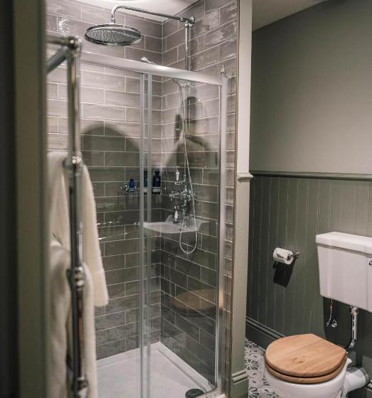 Номер Стандарт, Forss House