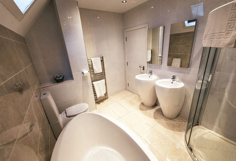 Номер Стандарт, The Fenwick