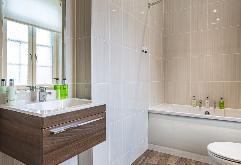 Quarto Clássico, The Royal Oak Hotel, Welshpool, Mid Wales