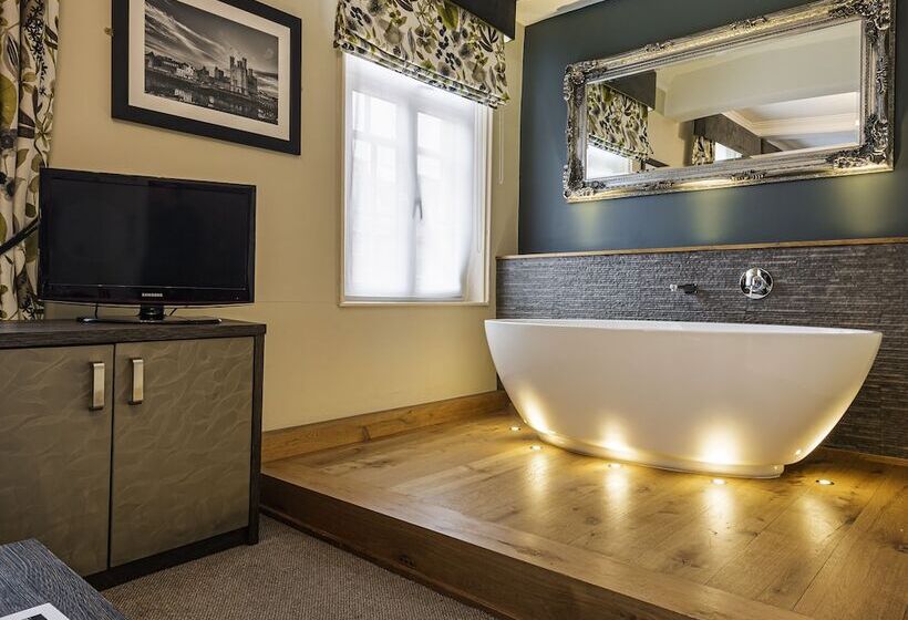 Suíte Deluxe, The Royal Oak Hotel, Welshpool, Mid Wales