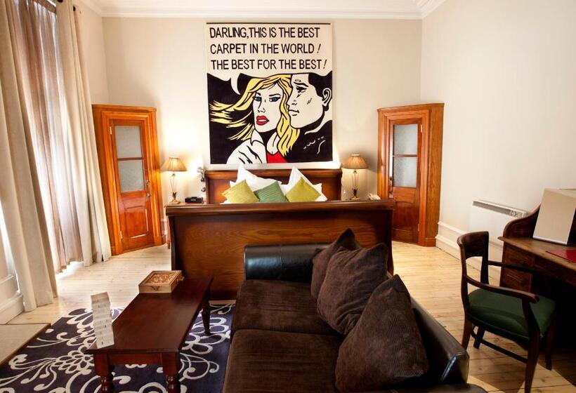سوئیت با تخت بزرگ, Carmelite Hotel; Bw Signature Collection