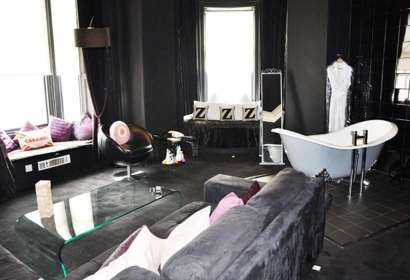 سوئیت با تخت بزرگ, Carmelite Hotel; Bw Signature Collection