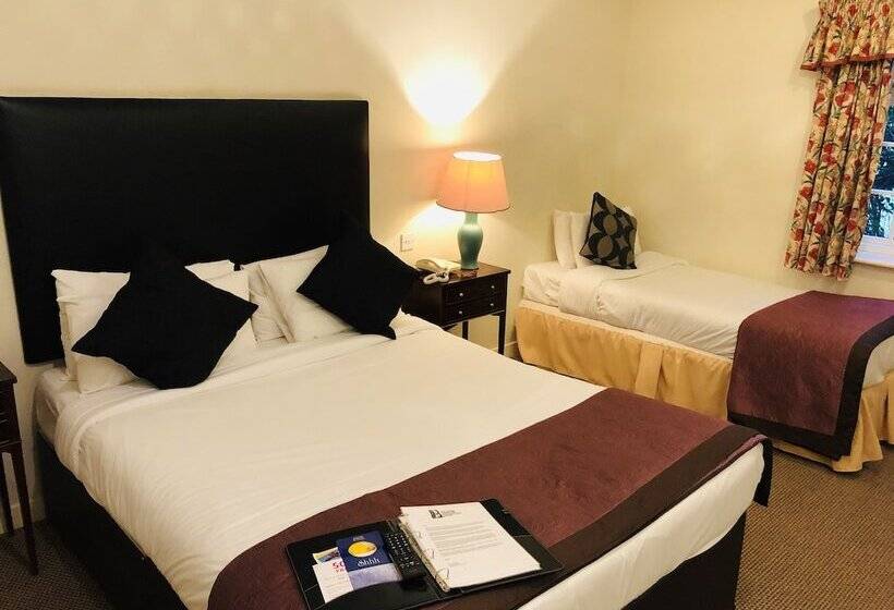 חדר משפחתי, Brook Marston Farm