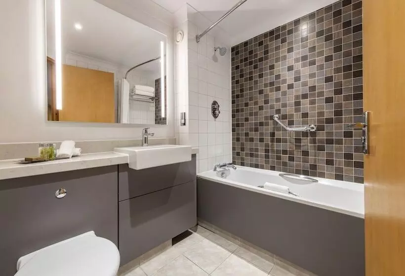 Deluxe-perhehuone, Doubletree By Hilton Swindon