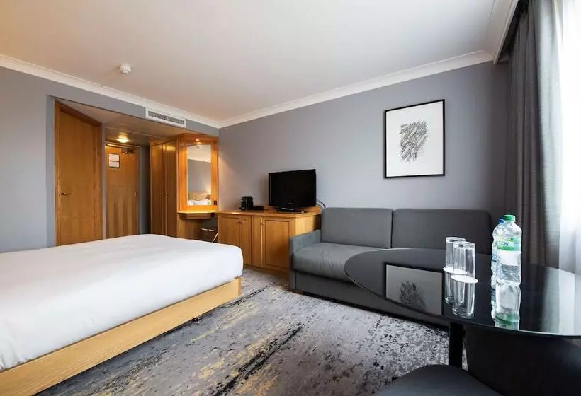 Deluxe-perhehuone, Doubletree By Hilton Swindon