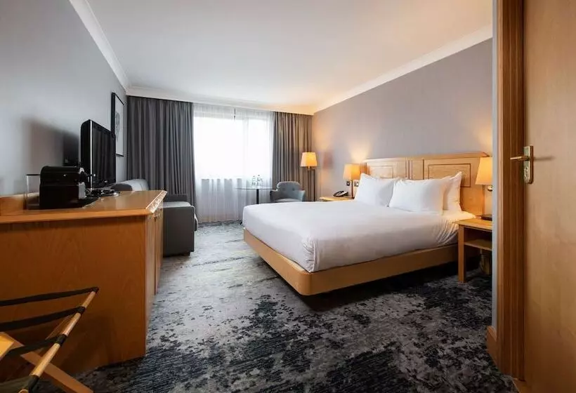 Deluxe-perhehuone, Doubletree By Hilton Swindon