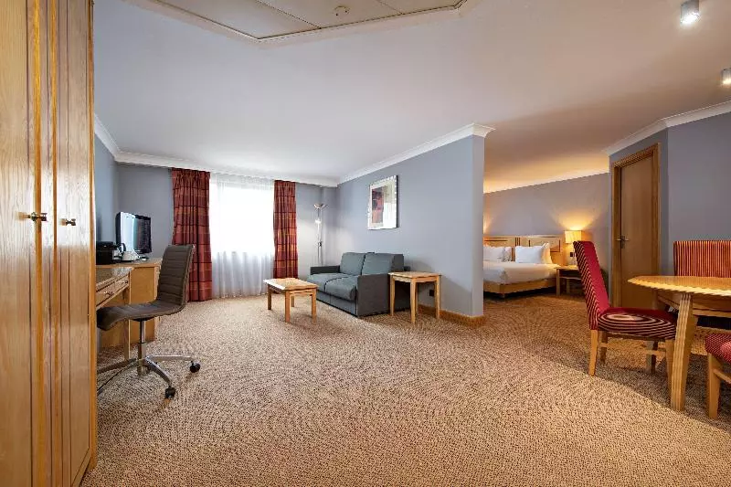Juniorsviitti King-vuode, Doubletree By Hilton Swindon
