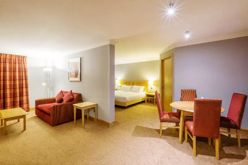 Juniorsviitti King-vuode, Doubletree By Hilton Swindon