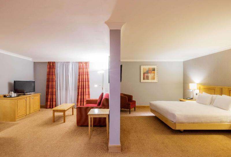 주니어 스위트 킹사이즈 침대, Doubletree By Hilton  Swindon