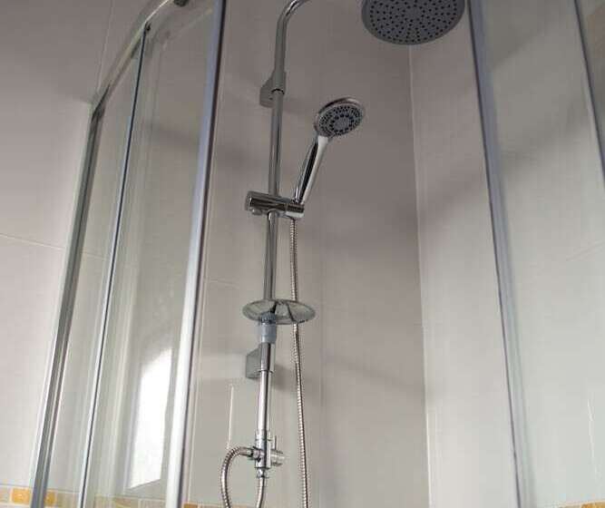 Номер Стандарт, Highlander Hotel ‘a Bespoke Hotel’