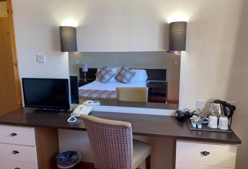 Номер Стандарт, Highlander Hotel ‘a Bespoke Hotel’