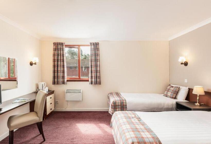 Номер Стандарт Трехместный, Highlander Hotel ‘a Bespoke Hotel’