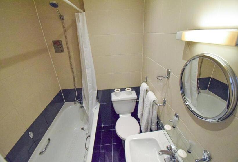 Quarto Triplo Estandar, Pembridge Palace