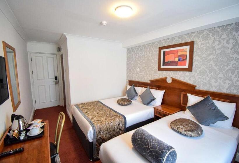 スタンダードトリプルルーム, Pembridge Palace