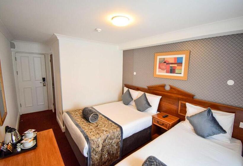 スタンダードトリプルルーム, Pembridge Palace