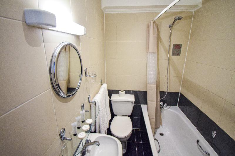 スタンダードトリプルルーム, Pembridge Palace