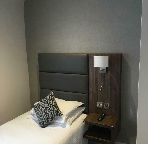 スタンダードシングルルーム, The Hind