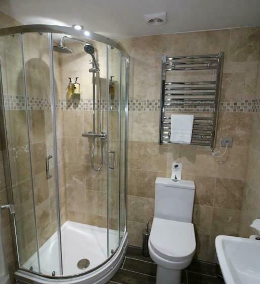 スタンダードルーム, The Hind