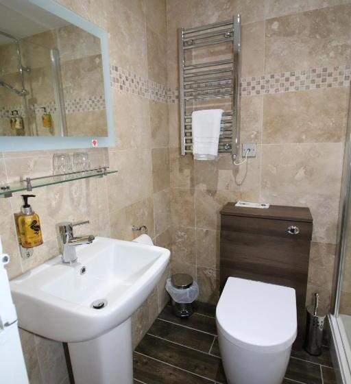 スタンダードルーム, The Hind