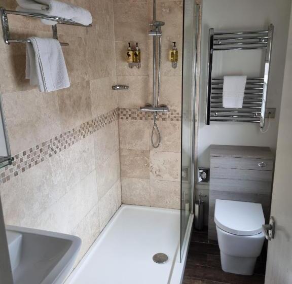 디럭스 룸, The Hind