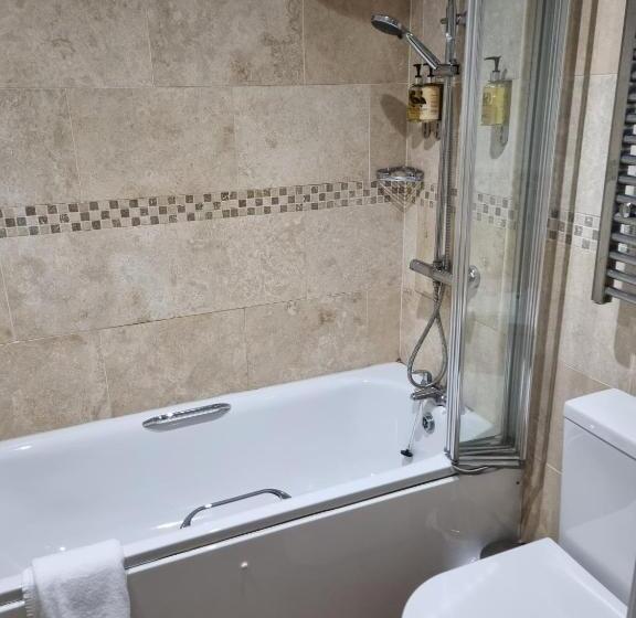 家庭套房, The Hind