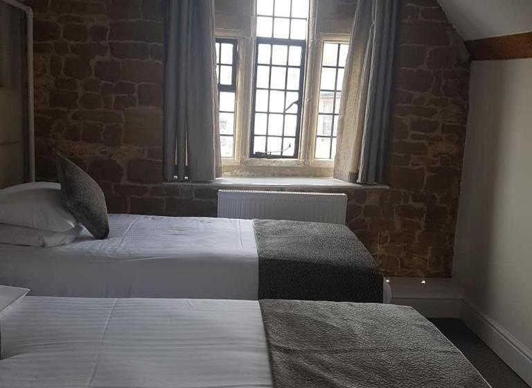 スイート(家族用), The Hind