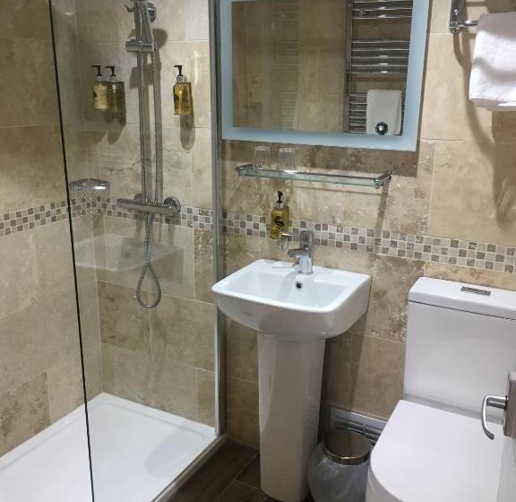 디럭스 룸, The Hind