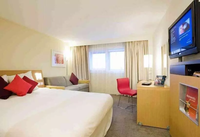 Superior-huone, Novotel Birmingham Airport Terminal Building   Nec