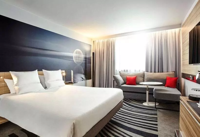 Perhehuone, Novotel Birmingham Airport Terminal Building   Nec