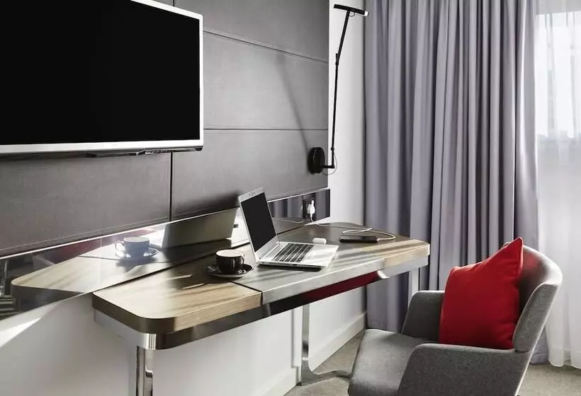 Executive-huone, Novotel Birmingham Airport Terminal Building   Nec