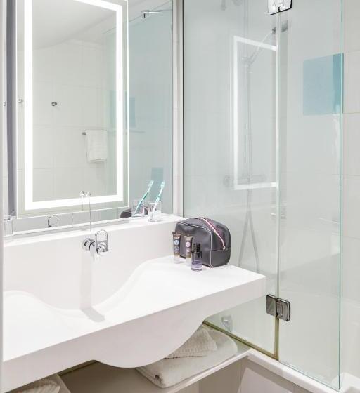 패밀리 룸, Novotel Birmingham Airport Terminal Building   Nec