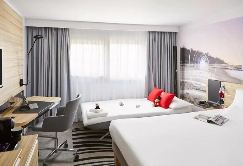 Perhehuone, Novotel Birmingham Airport Terminal Building   Nec