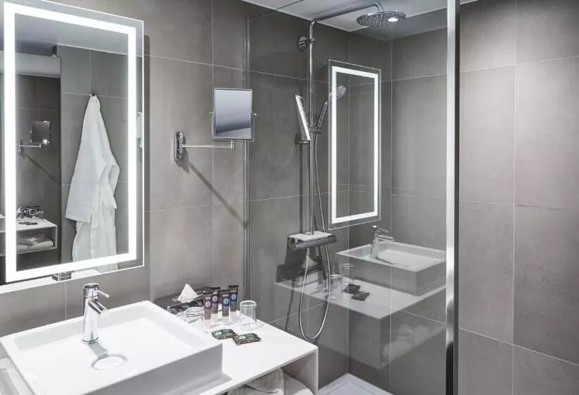 Executive-huone, Novotel Birmingham Airport Terminal Building   Nec
