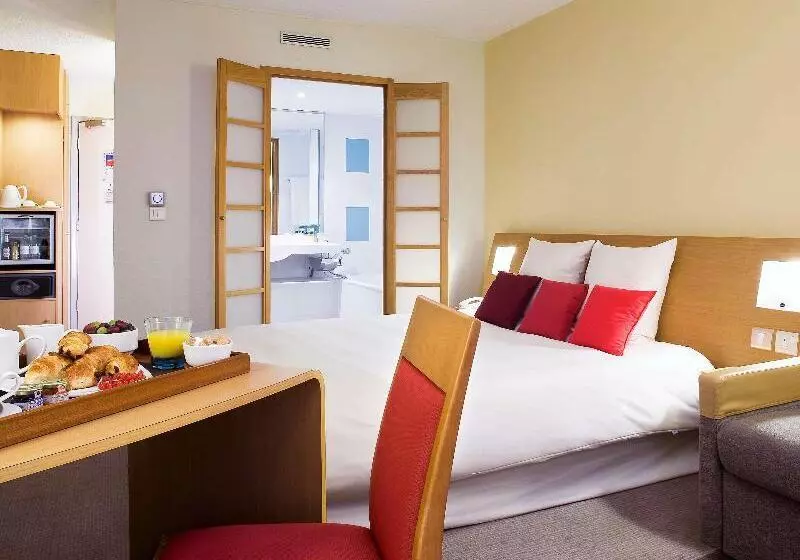Superior-huone, Novotel Southampton