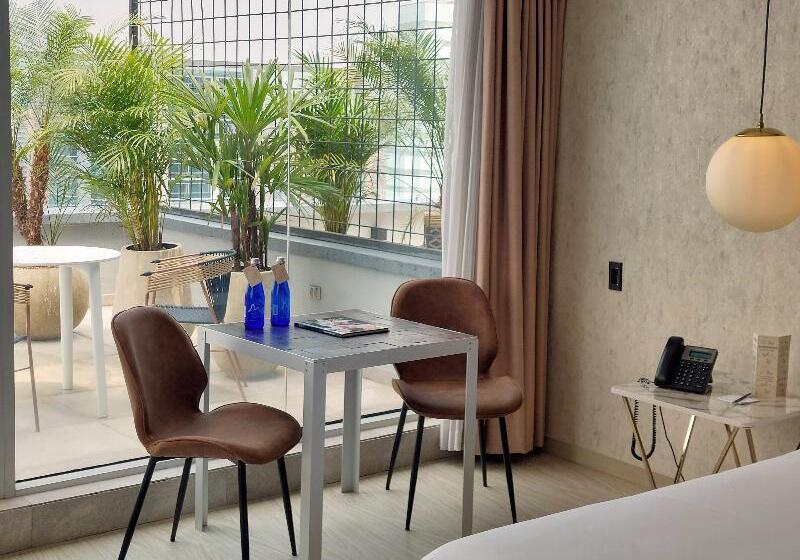 이그제큐티브 룸, Novotel Southampton