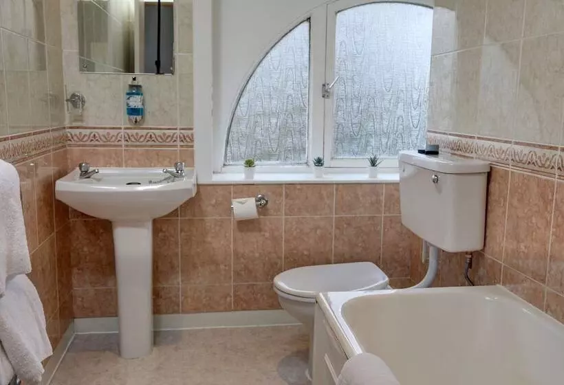 اتاق اجرایی, Best Western Queens