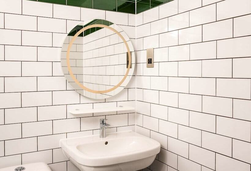 标准间带阳台, Ibis Styles London Gloucester Road