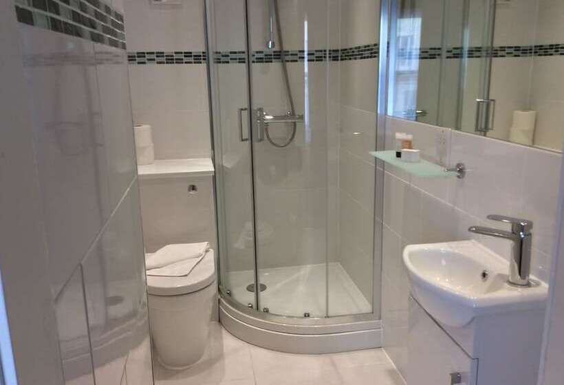 חדר משפחתי, Reem