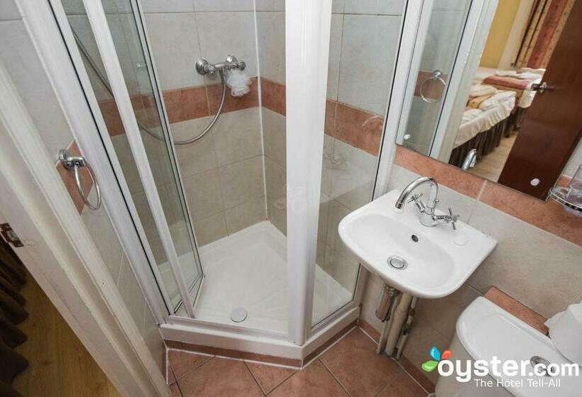 标准三人间, Shakespeare