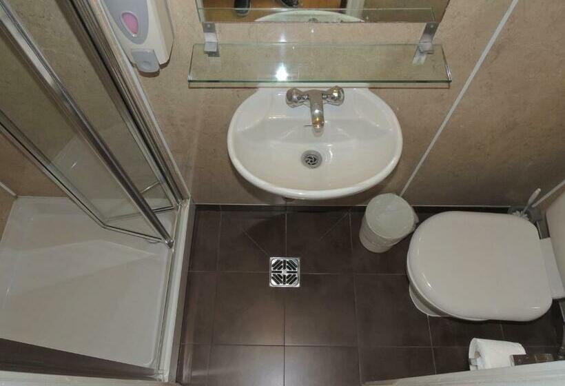 家庭间, Shakespeare