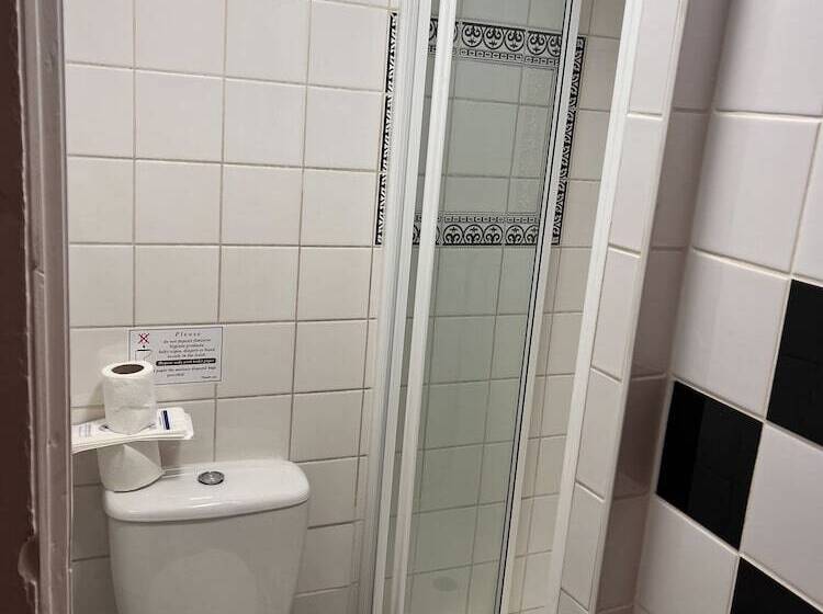 标准三人间, Shakespeare