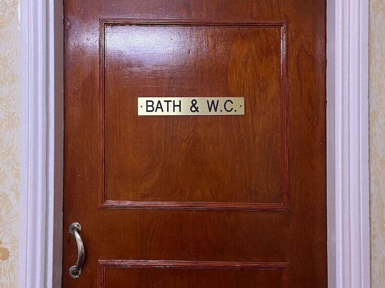 标准三人间, Shakespeare