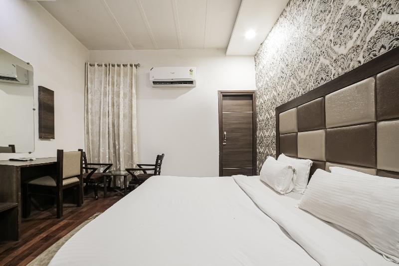 标准三人间, Shakespeare