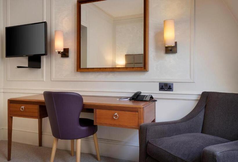 高级大房间, Sloane Square